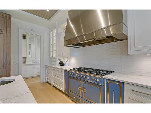 27 Park Avenue, Oakville, ON - Indoor Photo Showing Kitchen With Upgraded Kitchen