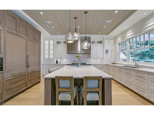 27 Park Avenue, Oakville, ON - Indoor Photo Showing Kitchen With Upgraded Kitchen