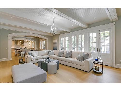 27 Park Avenue, Oakville, ON - Indoor Photo Showing Living Room