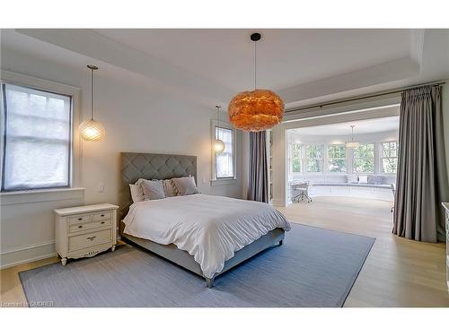 27 Park Avenue, Oakville, ON - Indoor Photo Showing Bedroom