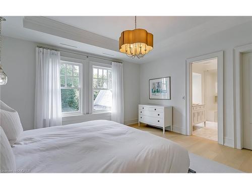 27 Park Avenue, Oakville, ON - Indoor Photo Showing Bedroom