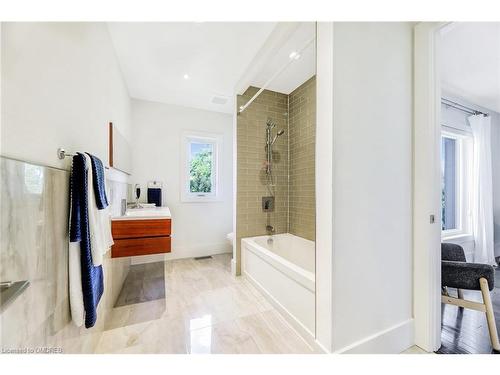 94 Simcoe Road, King, ON - Indoor Photo Showing Bathroom