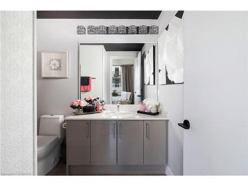 720-2450 Old Bronte Road, Oakville, ON - Indoor Photo Showing Bathroom