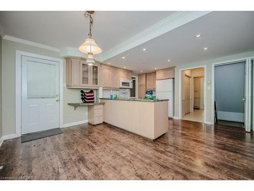 120 Ulster Drive, Oakville, ON - Indoor Photo Showing Kitchen