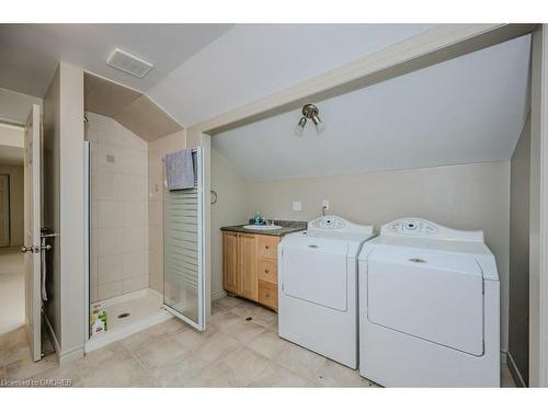 120 Ulster Drive, Oakville, ON - Indoor Photo Showing Laundry Room