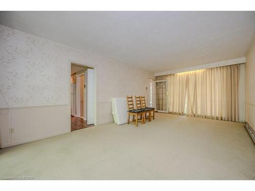 120 Ulster Drive, Oakville, ON - Indoor Photo Showing Other Room