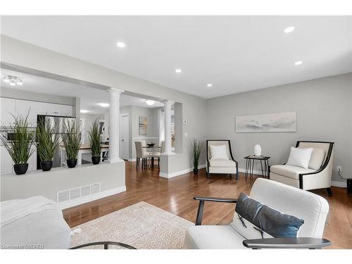 43 Law Drive, Guelph, ON - Indoor Photo Showing Living Room