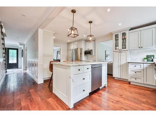 444 Lincoln Gate, Oakville, ON - Indoor Photo Showing Kitchen With Upgraded Kitchen