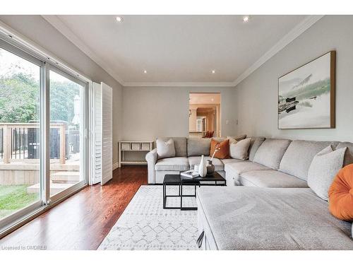 444 Lincoln Gate, Oakville, ON - Indoor Photo Showing Living Room