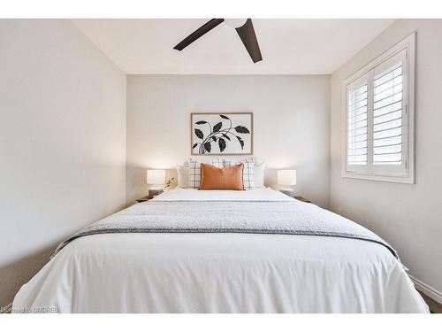 444 Lincoln Gate, Oakville, ON - Indoor Photo Showing Bedroom