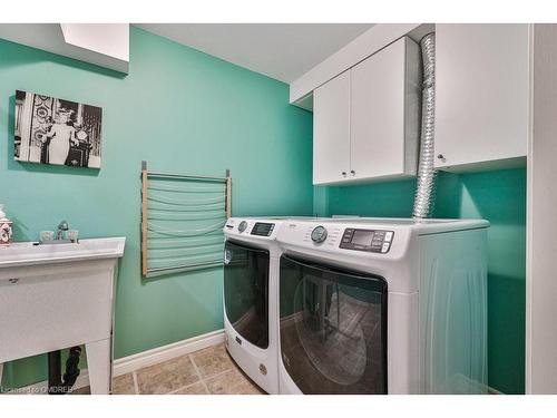 444 Lincoln Gate, Oakville, ON - Indoor Photo Showing Laundry Room