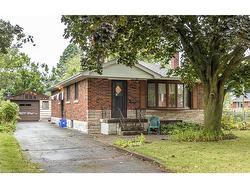 693 Ashley Avenue  Burlington, ON L7R 2Z2