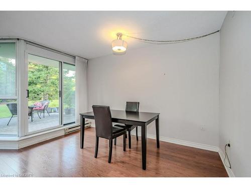 104-1071 Queens Avenue, Oakville, ON - Indoor Photo Showing Dining Room