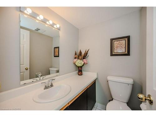 104-1071 Queens Avenue, Oakville, ON - Indoor Photo Showing Bathroom