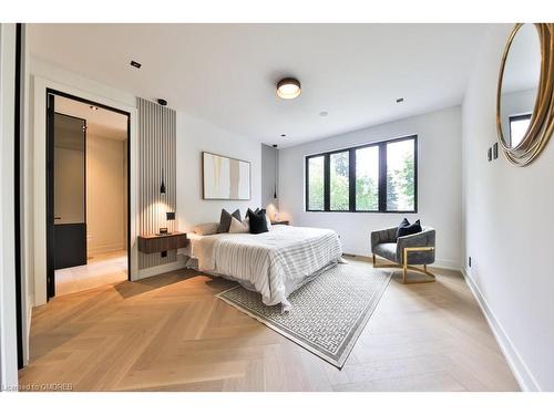 20 Broadview Avenue, Mississauga, ON - Indoor Photo Showing Bedroom