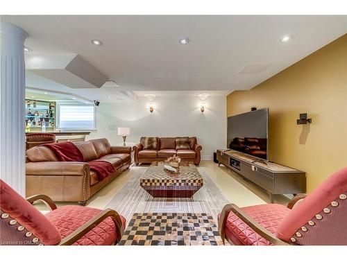 2316 Delnice Drive, Oakville, ON - Indoor Photo Showing Living Room