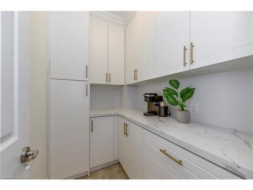 2316 Delnice Drive, Oakville, ON - Indoor Photo Showing Kitchen