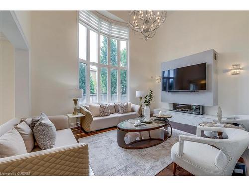 2316 Delnice Drive, Oakville, ON - Indoor Photo Showing Living Room