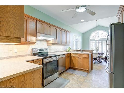 145-2025 Meadowgate Boulevard, London, ON - Indoor Photo Showing Kitchen