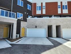 4-124 Seabrook Drive Drive  Kitchener, ON N2R 0R7