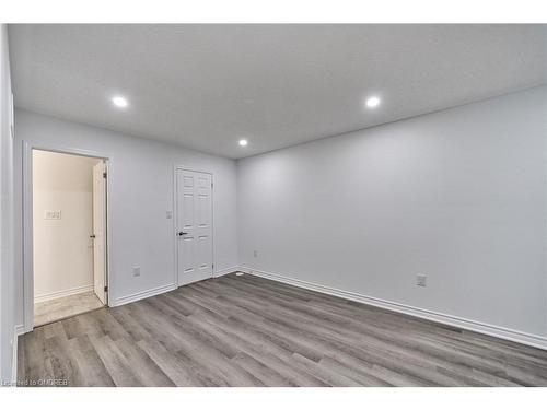 1819 Thames Circle, Milton, ON - Indoor Photo Showing Other Room