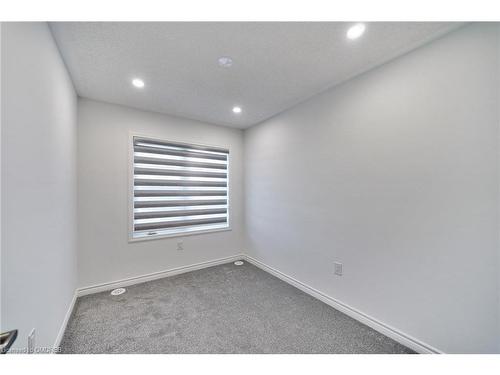 1819 Thames Circle, Milton, ON - Indoor Photo Showing Other Room