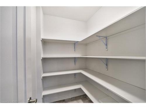 1819 Thames Circle, Milton, ON - Indoor With Storage