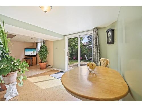 1837 Pilgrims Way, Oakville, ON - Indoor Photo Showing Dining Room