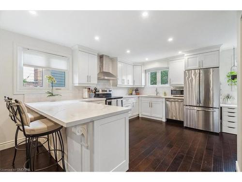 5042 Brady Avenue, Burlington, ON - Indoor Photo Showing Kitchen With Stainless Steel Kitchen With Upgraded Kitchen