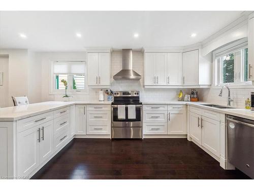 5042 Brady Avenue, Burlington, ON - Indoor Photo Showing Kitchen With Stainless Steel Kitchen With Double Sink With Upgraded Kitchen