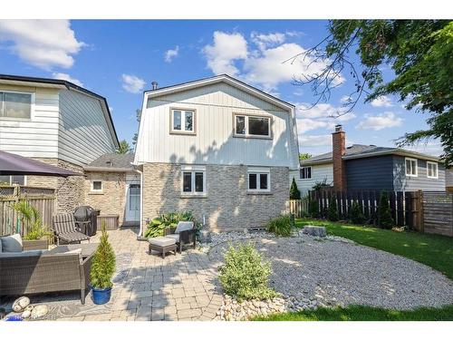 5042 Brady Avenue, Burlington, ON - Outdoor