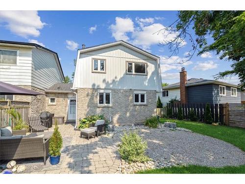 5042 Brady Avenue, Burlington, ON - Outdoor