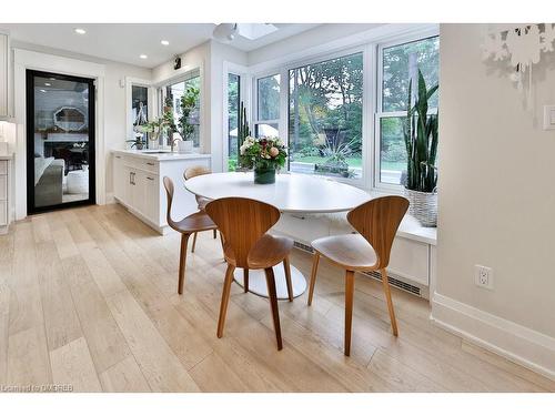 200 Chartwell Road, Oakville, ON - Indoor Photo Showing Dining Room