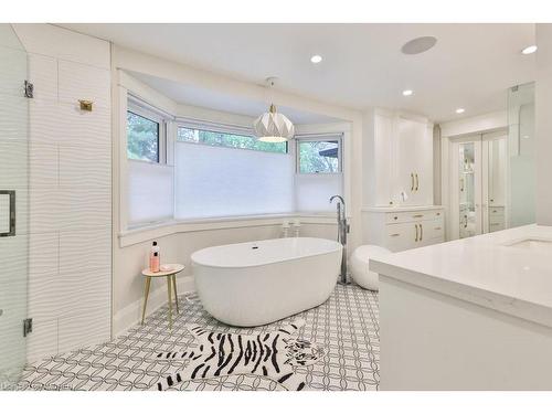 200 Chartwell Road, Oakville, ON - Indoor Photo Showing Bathroom