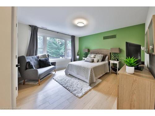 200 Chartwell Road, Oakville, ON - Indoor Photo Showing Bedroom