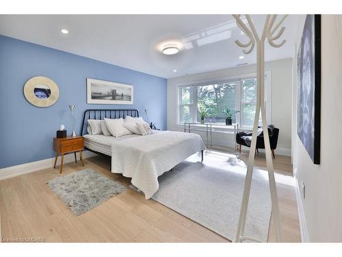 200 Chartwell Road, Oakville, ON - Indoor Photo Showing Bedroom