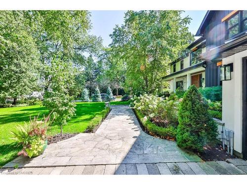 200 Chartwell Road, Oakville, ON - Outdoor