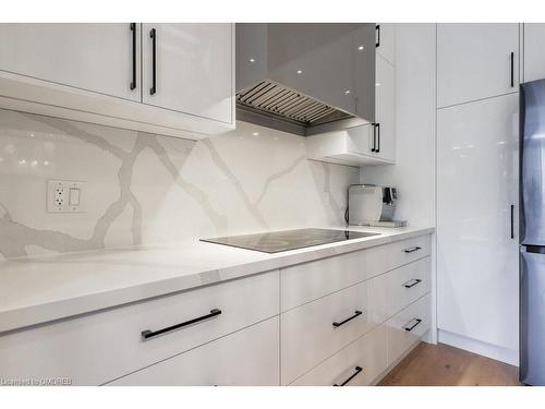 105 Tenth Street, Toronto, ON - Indoor Photo Showing Kitchen With Upgraded Kitchen