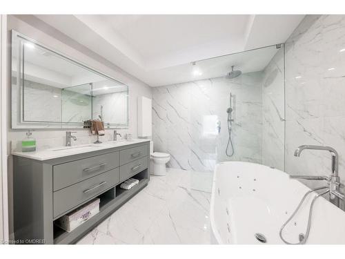 105 Tenth Street, Toronto, ON - Indoor Photo Showing Bathroom