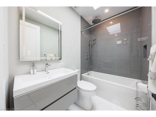 105 Tenth Street, Toronto, ON - Indoor Photo Showing Bathroom