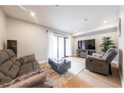 105 Tenth Street, Toronto, ON - Indoor Photo Showing Living Room