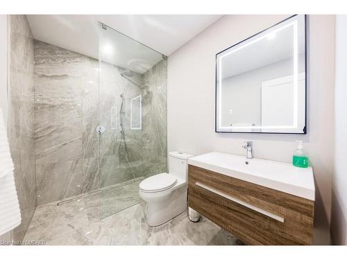 105 Tenth Street, Toronto, ON - Indoor Photo Showing Bathroom