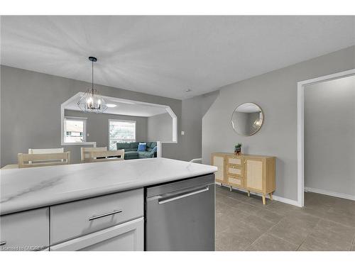 101 Gosling Gardens, Guelph, ON - Indoor Photo Showing Kitchen