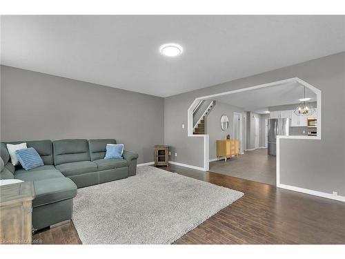 101 Gosling Gardens, Guelph, ON - Indoor Photo Showing Living Room