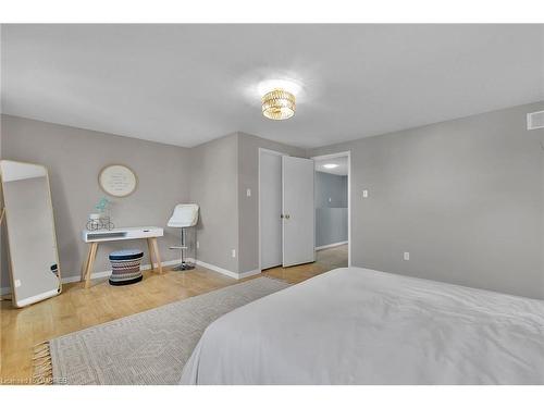 101 Gosling Gardens, Guelph, ON - Indoor Photo Showing Bedroom