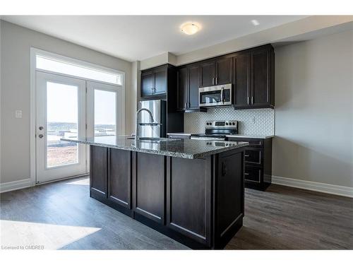 1566 Denison Place, Milton, ON - Indoor Photo Showing Kitchen With Upgraded Kitchen