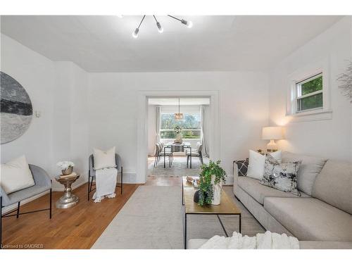 111 Harmony Road S, Oshawa, ON - Indoor Photo Showing Living Room