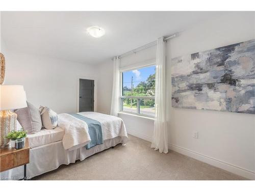 111 Harmony Road S, Oshawa, ON - Indoor Photo Showing Bedroom