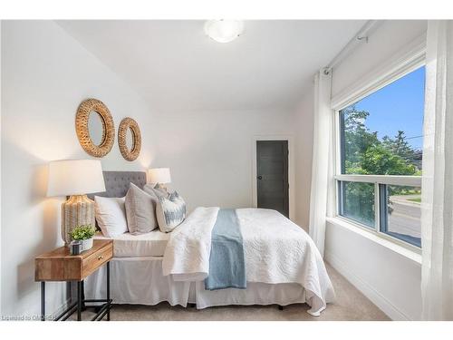 111 Harmony Road S, Oshawa, ON - Indoor Photo Showing Bedroom