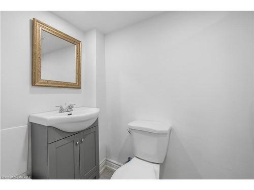 111 Harmony Road S, Oshawa, ON - Indoor Photo Showing Bathroom